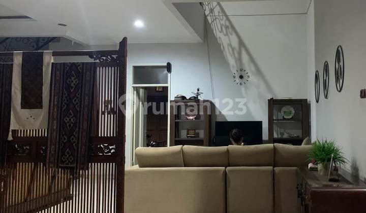 Rumah Mewah Semi Furnish di Komplek Turangga Bandung Kota Menarik 2