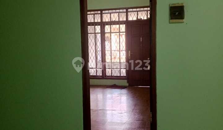 Ready-to-Occupy House in Central City Location on Margahayu Raya Bandung Attractive 2