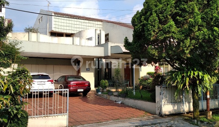 Rumah Old Money Semi Furnish di Komplek Gegerkalong Bandung Nego Rumah Old Money Semi Furnish di Komplek Gegerkalong Bandung Nego