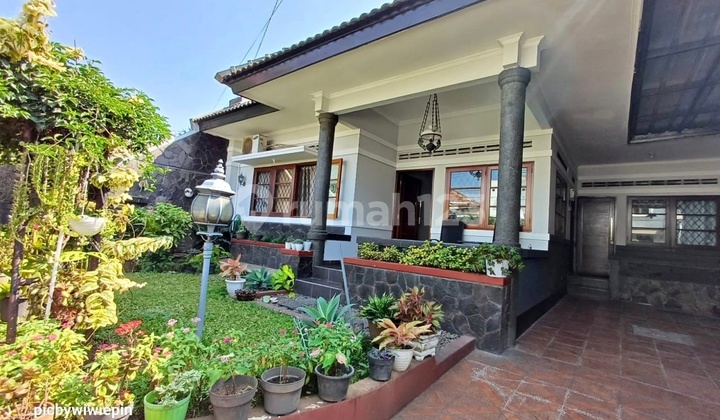 Rumah Semi Furnished Lokasi Strategis di Lengkong Bandung Kota Rumah Semi Furnished Lokasi Strategis di Lengkong Bandung Kota