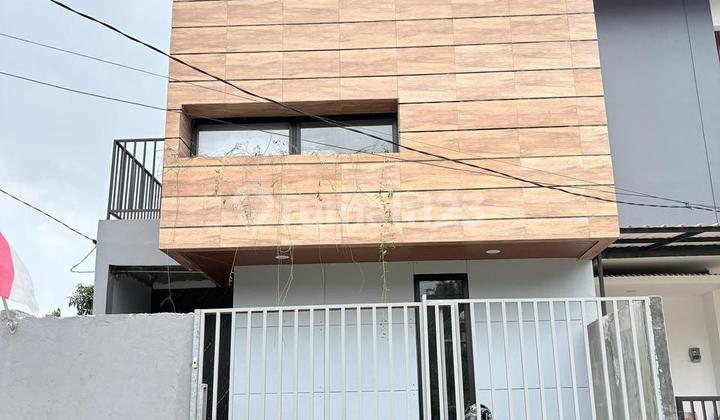 Aesthetic Semi-Furnished House in North Cimahi Complex, Attractive 2