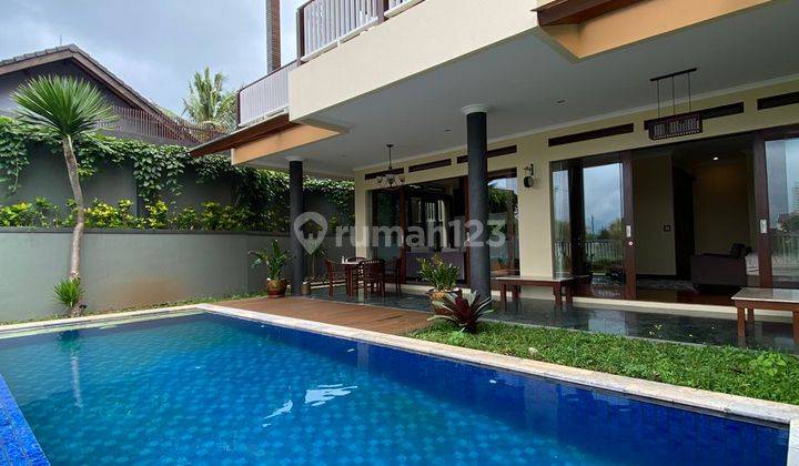 Disewakan Rumah Mewah Dengan Kolam Renang di Ciumbuleuit Bandung 1