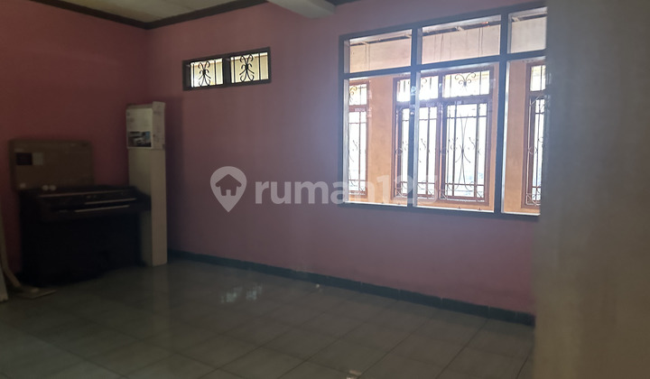 Luxury Ready-to-Live House in a Comfortable Location in Turangga, Bandung City 2