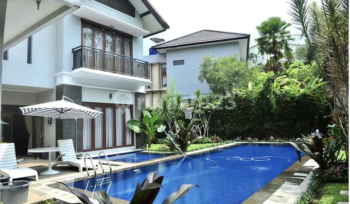 Rumah Mewah Full Furnish dengan Kolam Renang di Resor Dago Pakar Rumah Mewah Full Furnish dengan Kolam Renang di Resor Dago Pakar