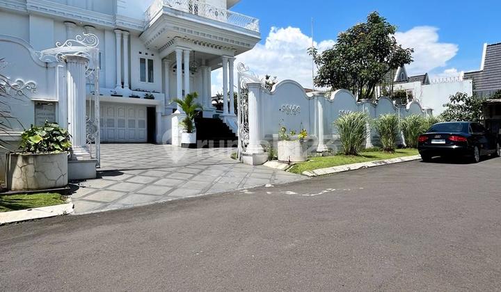 Rumah Rasa Istana Fully Furnished di Komplek Elite Setraduta Bandung 2