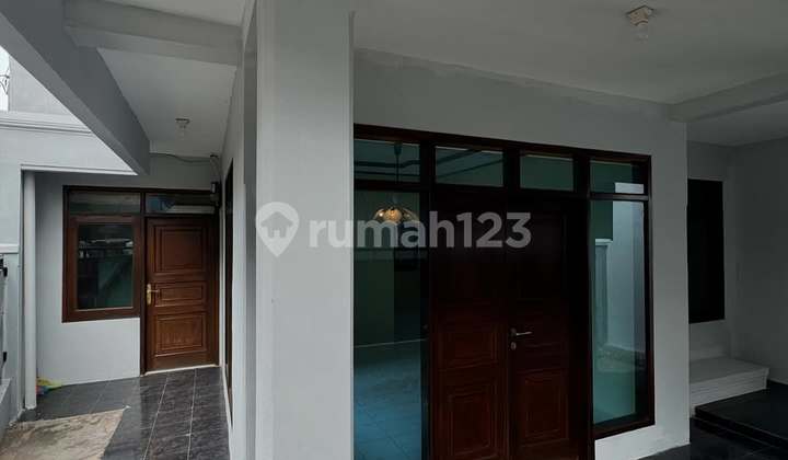 Modern Minimalist House Ready to Occupied in Sarijadi Complex, Bandung