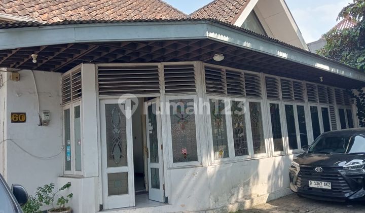 Rumah Vintage Semi Furnished di Lengkong Bandung Kota Menarik