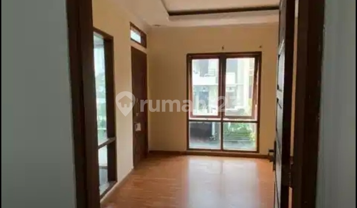 Ready-to-Occupy House in a Strategic Location at Setraduta Bandung, Attractive