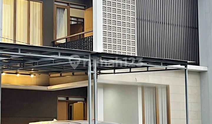 Rumah Mewah Full Furnished di Komplek Elite Ciwaruga Bandung Kota Rumah Mewah Full Furnished di Komplek Elite Ciwaruga Bandung Kota