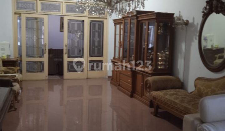 House or Commercial Space Suitable for Office Super Strategic Location