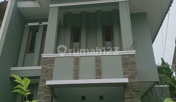 Rumah Unik Lokasi Tengah Kota di Komplek Caringin Bandung Kota