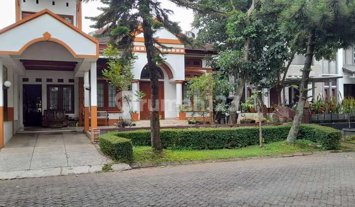 Rumah Mewah Semi Furnished di Komplek Sindanglaya Bandung Menarik 2