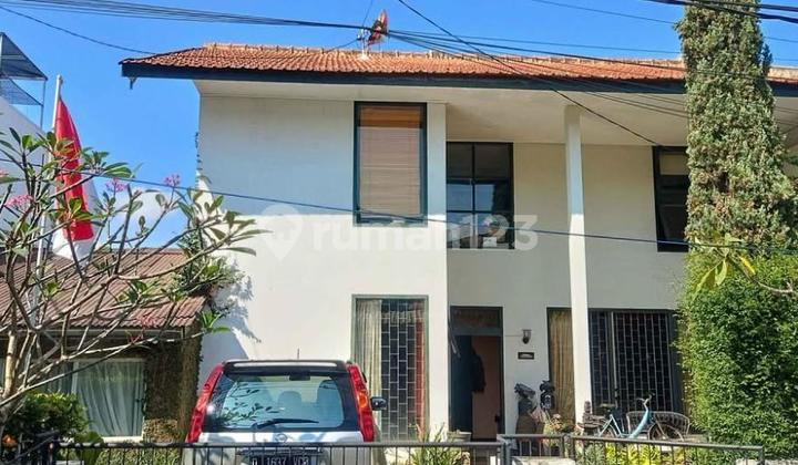 Rumah Semi Furnished Lokasi Tengah Kota di Sarijadi Bandung Kota Rumah Semi Furnished Lokasi Tengah Kota di Sarijadi Bandung Kota