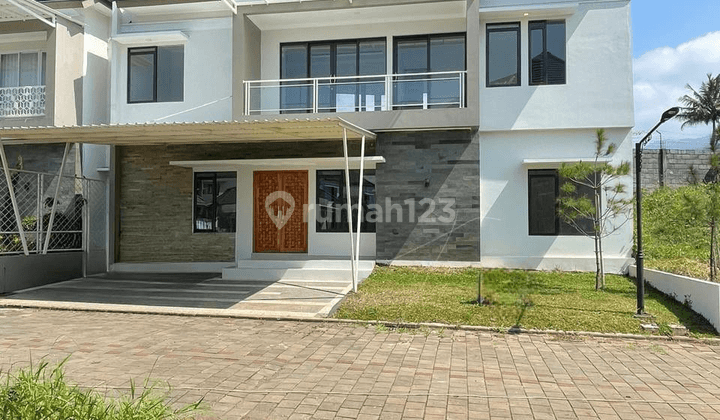 Dijual Rumah Mewah Dengan Kolam Renang di Tarogong Kaler Garut Harga Terbaik 1
