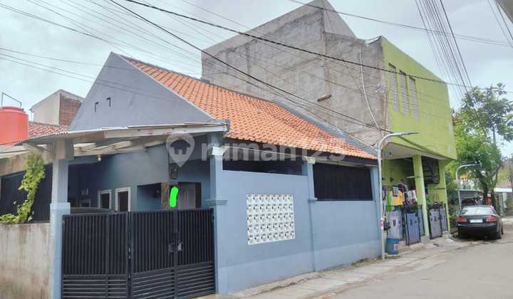 Ready-to-Occupy Minimalist House with a Serene Location in Antapani, Bandung, Attractive Ready-to-Occupy Minimalist House with a Serene Location in Antapani, Bandung, Attractive