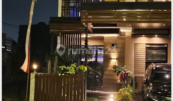 Rumah Furnished Dengan Kolam Renang di Komplek Pasteur Bandung 