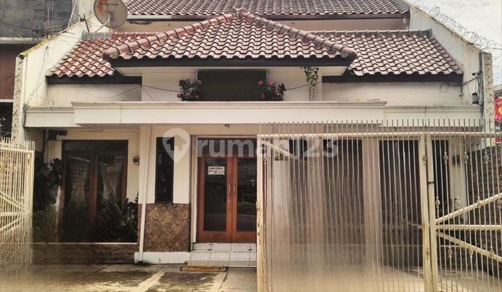 Rumah Old Money Semi Furnished di Kawasan Pelajar Pejuang Bandung Rumah Old Money Semi Furnished di Kawasan Pelajar Pejuang Bandung