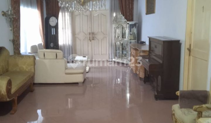 House or Commercial Space Suitable for Office Super Strategic Location