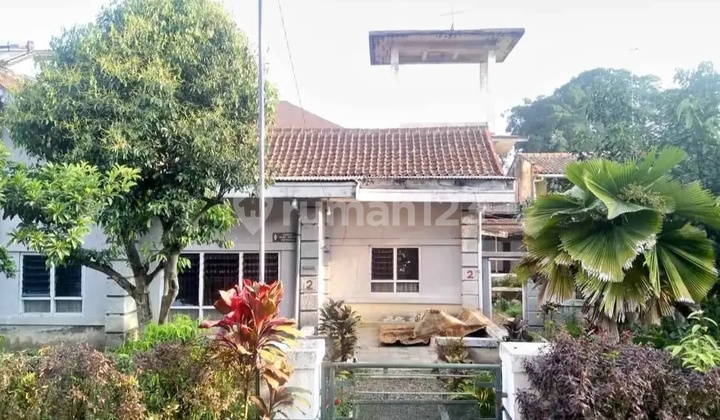 Rumah Hitung Tanah Lokasi Tengah Kota di Kawasan Dago Bandung