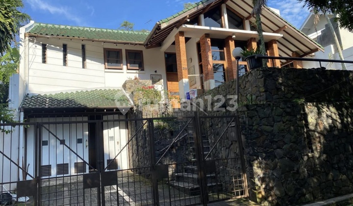 Rumah Murah Semi Furnished di Kawasan Dago Bandung Harga Nego