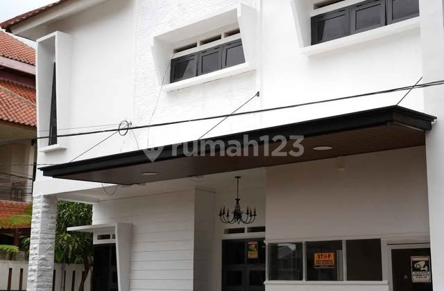 Rumah Aesthetic Semi Furnish di Kawasan Elite Gegerkalong Bandung 2