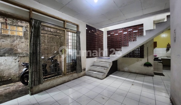 Active Boarding House Location in the Heart of Cikutra Bandung Attractive 2