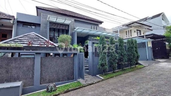 Rumah Semi Furnished di Komplek Gegerkalong Bandung Harga Nego