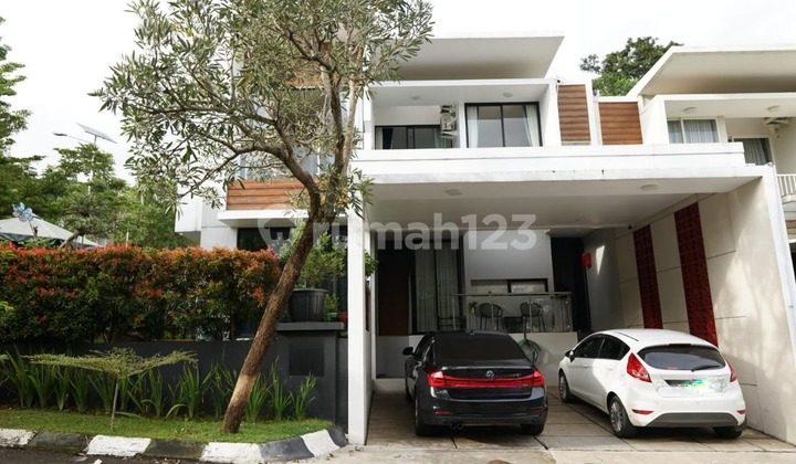 Luxury Fully Furnished Villa with Swimming Pool in Dago, Bandung City