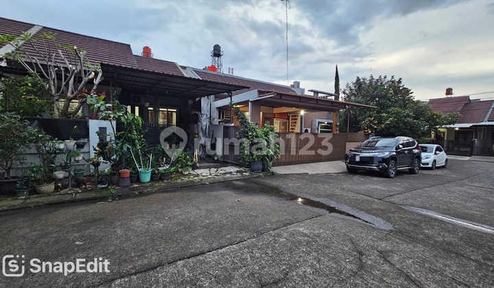 Rumah Semi Furnished di Komplek Taman Kopo Indah 3 Harga Terbaik