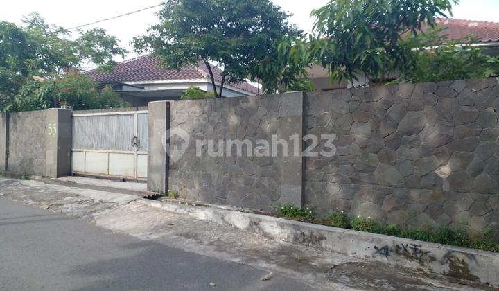 Rumah Siap Huni dengan Kolam Berenang di Karangpawitan Garut Menarik