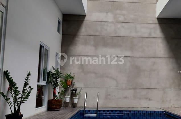 Rumah Mewah Fully Furnished Dengan Kolam Berenang di Komplek Setraduta Bandung Harga Nego Menarik Rumah Mewah Fully Furnished Dengan Kolam Berenang di Komplek Setraduta Bandung Harga Nego Menarik