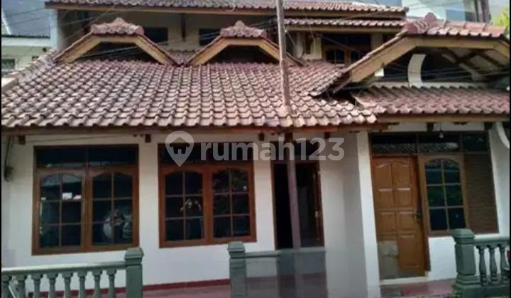 Ready-to-Live House in a Comfortable Environment in Dago Area, Bandung, at an Affordable Price Ready-to-Live House in a Comfortable Environment in Dago Area, Bandung, at an Affordable Price