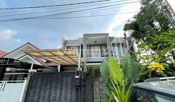 Rumah Mewah Semi Furnished di Komplek Batununggal Indah Bandung