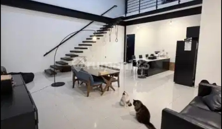 Rumah Mewah 3 Lantai Full Furnish di Sarijadi Bandung Menarik 2