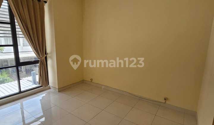 For Rent Discovery Terra Rumah luas 105/130m dengan 3+1 kamar tidur AC & Gordyn - Siap huni langsung move in Rp 80 juta/tahun nego 0811171xxxx 2