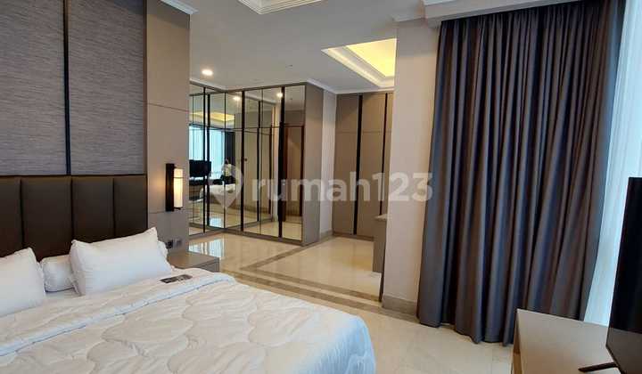 For Rent Apartment District 8 SCBD Unit 4BR 249m - Fully Furnished - Best View - Largest Unit - Limited - Connected to Ashta Rp 75 million/month - 08111710202