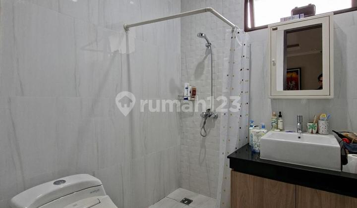For Sale Rumah Kebayoran Villas Sektor 7 Bintaro Jaya - 305/395M Rumah Hoek Sudut Semi Furnished 5 Kamar Lokasi Prime Rp 9,5 M Nego 0811171xxxx 2