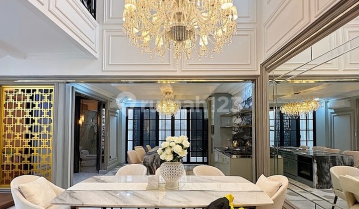  6) Dijual Rumah American Classic Kebayoran Baru - Lokasi Strategis Blok M area luas 276/400m Fully furnished SHM Newly Renovated Rp 26 M nego 0811171xxxx