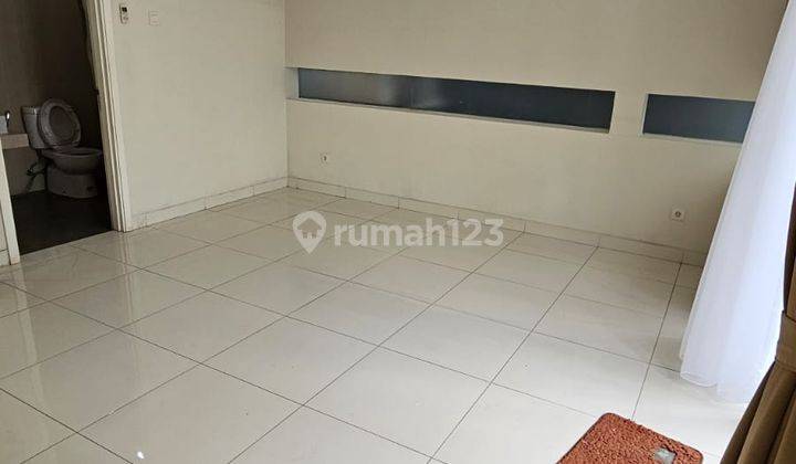 Disewakan rumah Discovery Eola 150/168m 4 kamar - Garasi 1+ carport 2 - Depan Taman - AC & Gordyn Rp 120 Juta per tahun - 08111710202 2