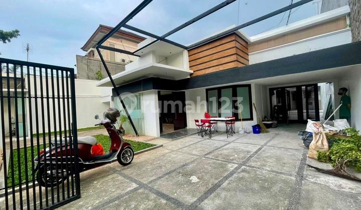 For Sale Rumah Lokasi Favorit Kebayoran Area Jl. Cipaku luas 422/350m SHM Siap huni Strategis dekat Senopati Rp 25 M - 0811171xxxx