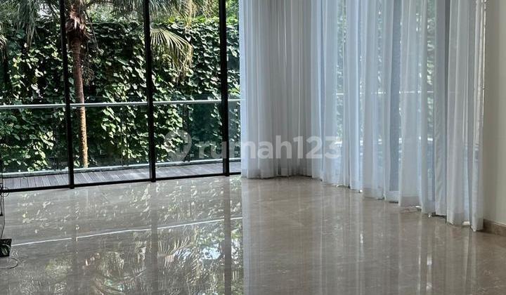 TOWNHOUSE PAKUBUWONO HOUSE 4 Bedroom