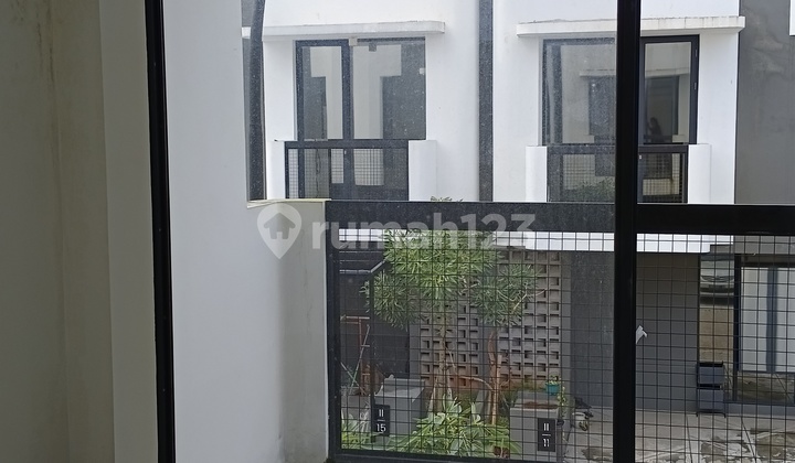 Rumah Disewakan Bagus 2 Lantai 2