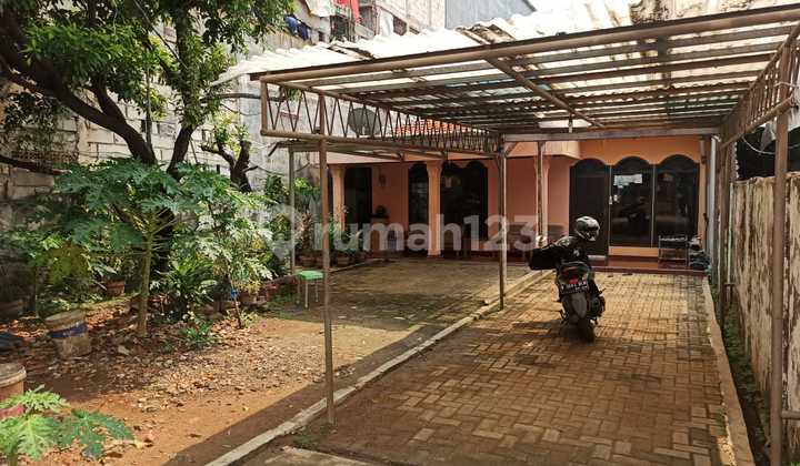 404m² House Negotiable Until Deal SHM In Puri Indah 404m² House Negotiable Until Deal SHM In Puri Indah