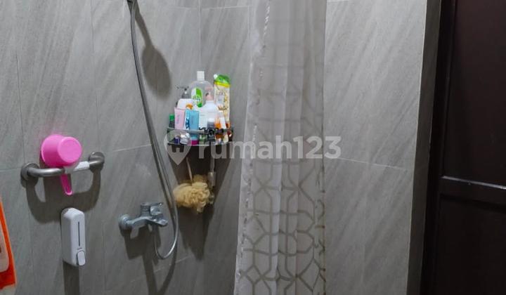 Ready-to-live house in Like New Galaxy, South Bekasi, Bekasi, flood-free. 2