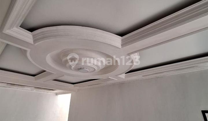 For Sale LUXURIOUS 2.5-story House in Kodau Jati Makmur, Pondok Gede 2