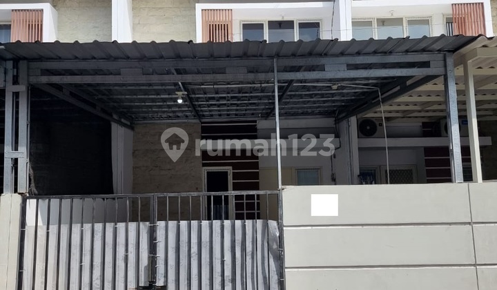 Rumah di Regency One Karang Asem Surabaya