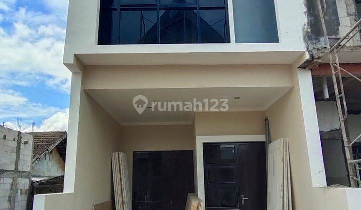 Rumah Baru 2 Lantai Di Raya Medokan Surabaya Timur 1