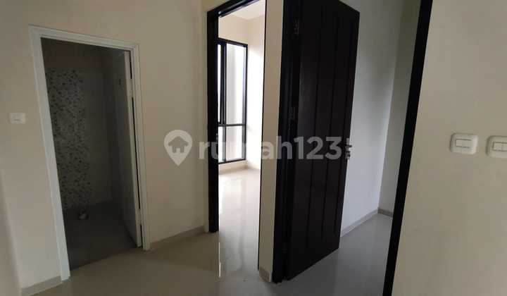 Rumah Baru 2 Lantai Di Raya Medokan Surabaya Timur 4