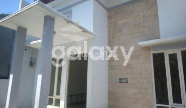 tampak depan rumah minimalis 1 lantai di