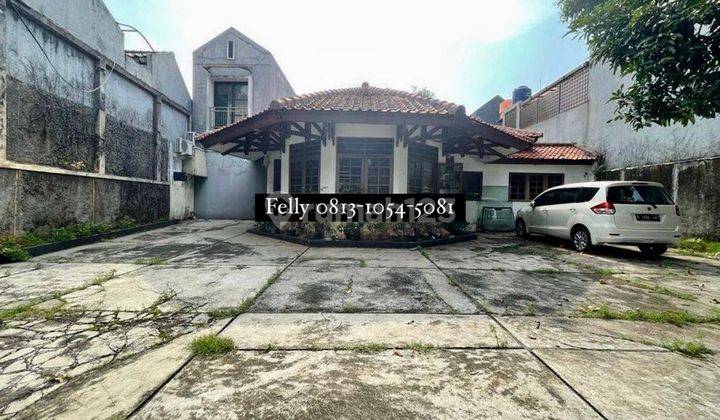 Rumah Unfurnished Butuh Renovasi Shm - 3BR+1 (T/B 1088 m² / 400 m²) 13m, Kemang, Jakarta Selatan 1